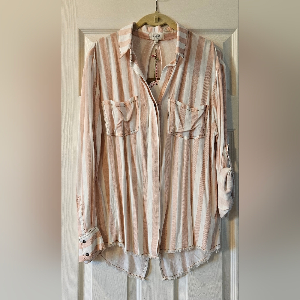 NWT Umgee pink & white striped blouse w/ fringe on bottom & split back